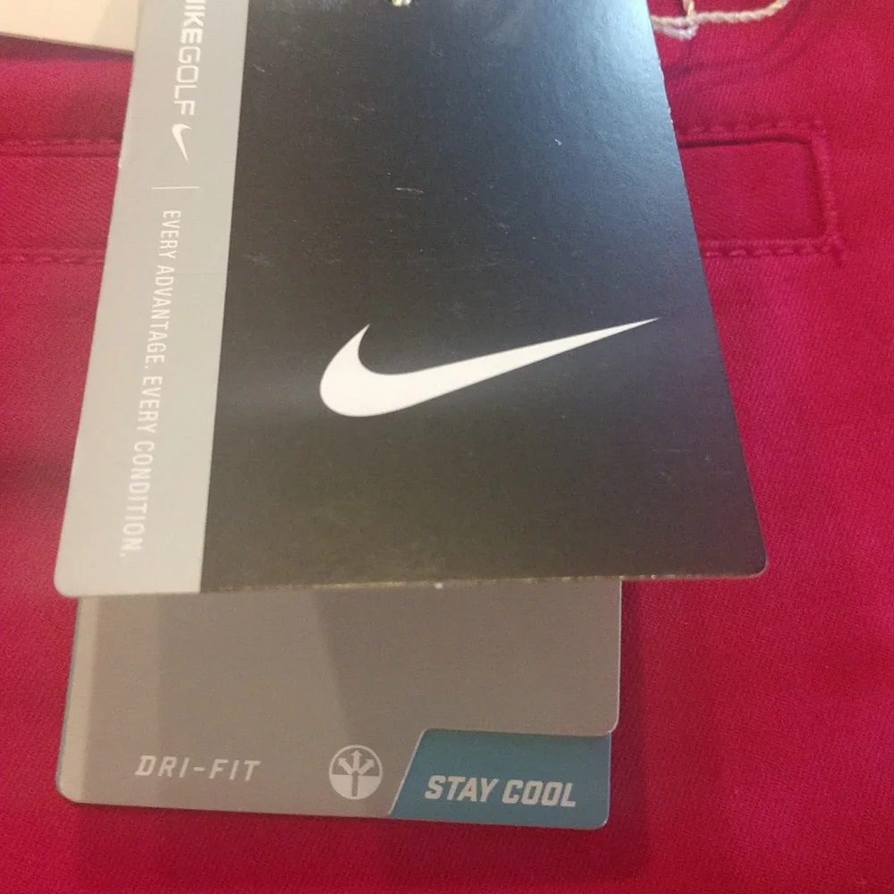 Nike Golf Shorts - Picture 6 of 7